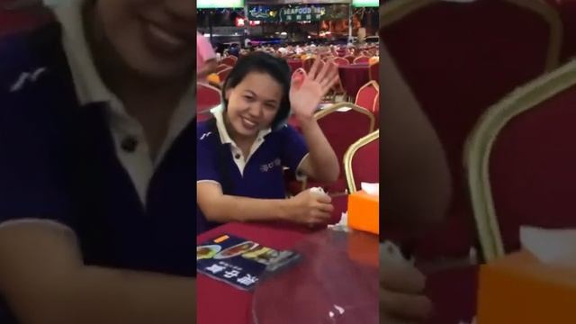 Рыбный ресторан на Борнео #путешествия #food #fish #морепродукты #travel смотреть онлайн