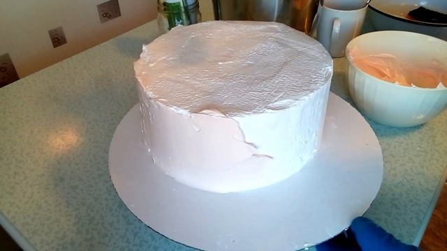 Выравнивание белково-заварным кремом. /Alignment Of The Protein Custard.