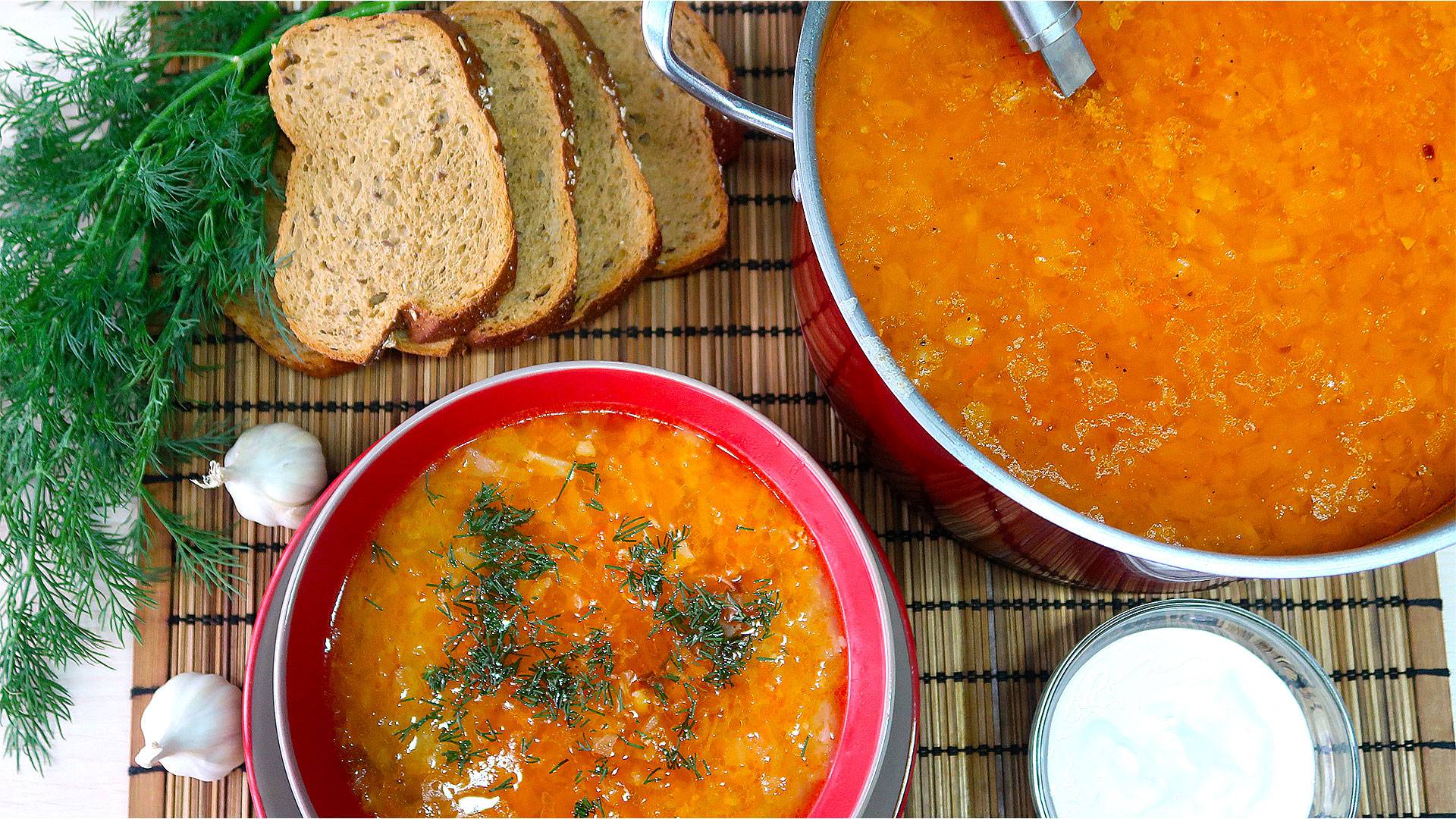 Капустняк с курицей и двумя видами капусты