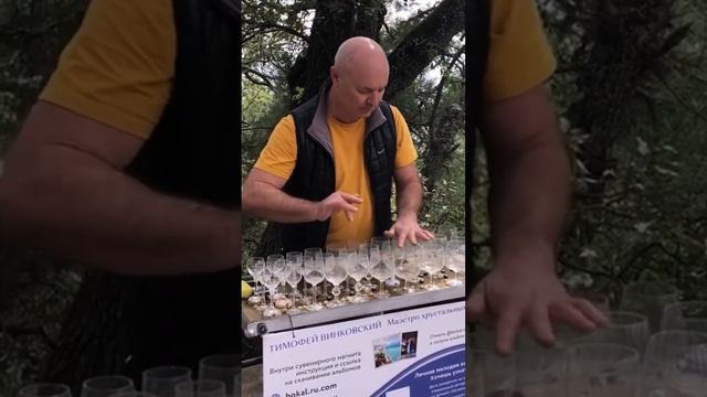 Грибоедовский вальс через звон бокалов #путешествия #музыка #крым #вальс смотреть онлайн