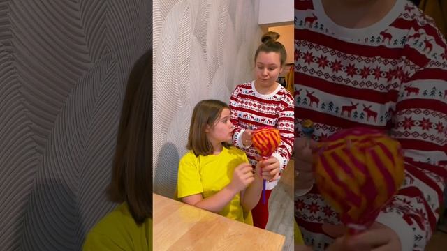 Mom took away the big lollipop #shorts #humor #tiktok #funny #mom #mom #lerochka смотреть онлайн