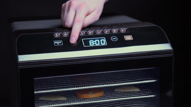 Видеоинструкция по эксплуатации электрических сушилок GARLYN D-06 и D-06 Pro