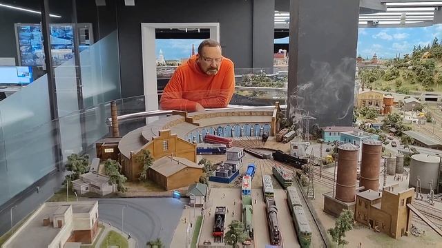Царь-Макет России отмечает День Рождения - поздравляем! | Online life in Russia смотреть онлайн