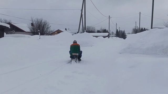 самодельный мотоснегокат на базе пилы Улал. смотреть онлайн