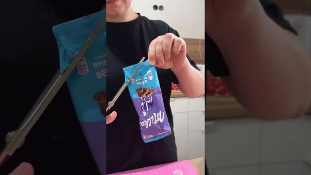 Made a big candy from Milka chocolate #shorts #humor #family #tiktok смотреть онлайн