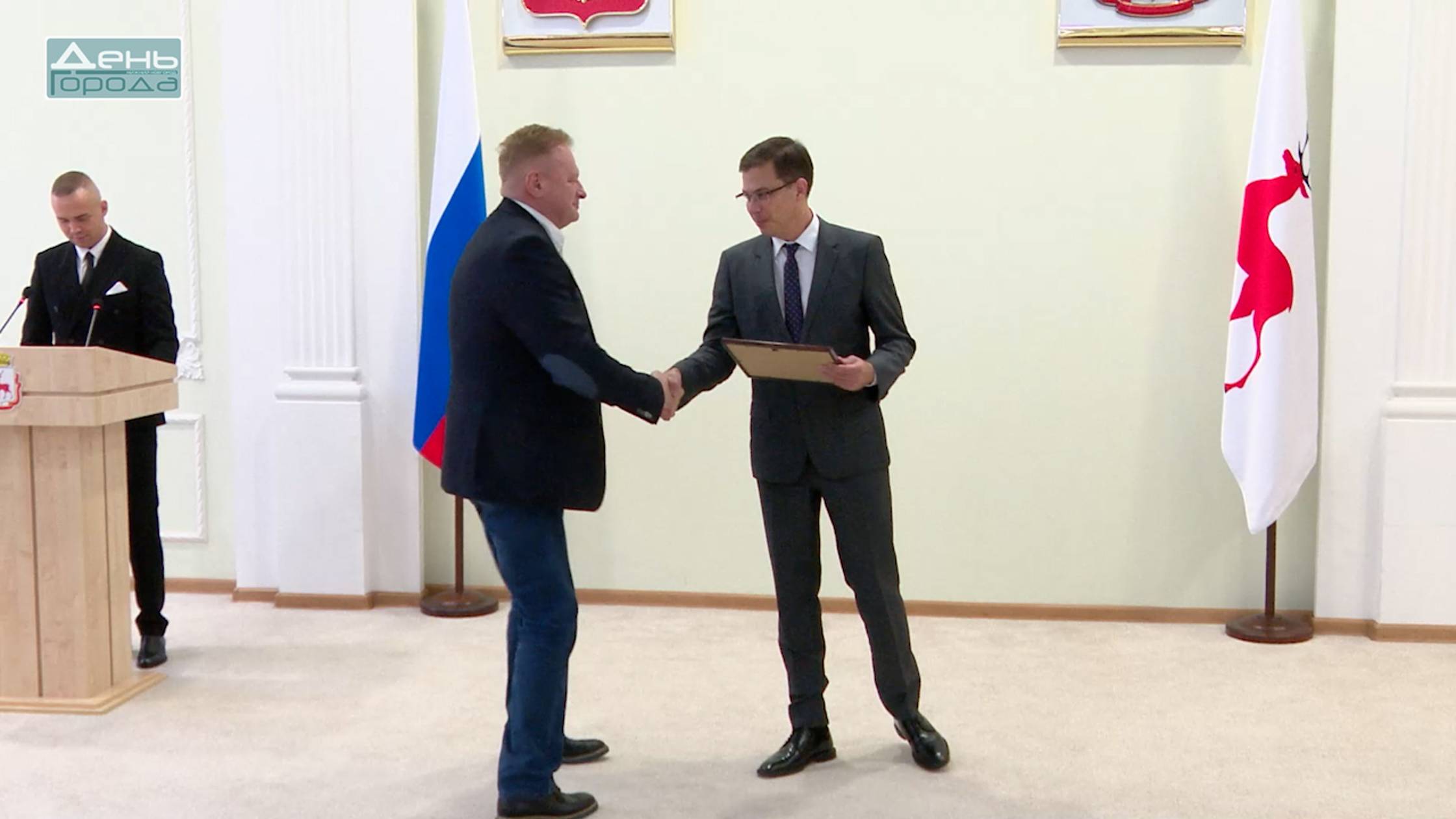 Глава города поздравил работников дорожного хозяйства с профессиональным праздником смотреть онлайн