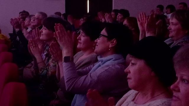 Апрельские гастроли смотреть онлайн