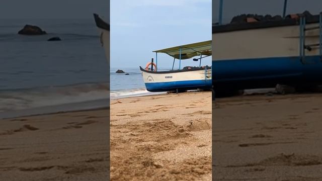 Рыбаки затаскивают лодку на берег в Индии #путешествия #travel #индия #рыбаки #пляж #море смотреть онлайн