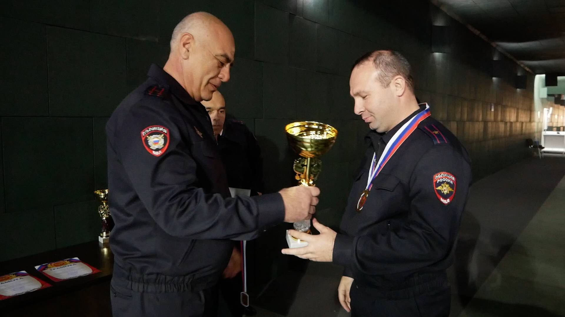 В МВД по КЧР состоялся чемпионат по стрельбе, приуроченный ко Дню сотрудника ОВД России смотреть онлайн