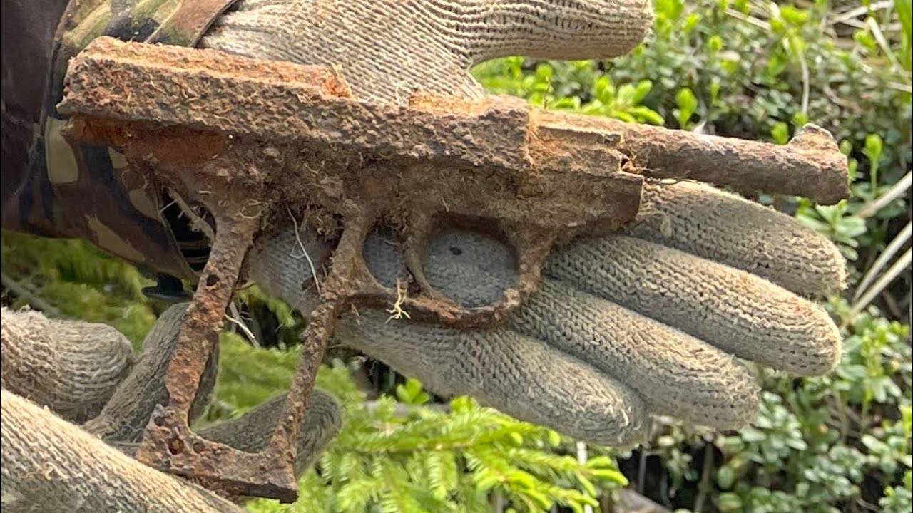 Коп по войне. Нашли пистолет Walther и редкие знаки Вермахта. смотреть онлайн