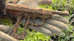 Коп по войне. Нашли пистолет Walther и редкие знаки Вермахта.