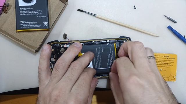 Замена аккумулятора (Акку с АлиЭкспресс) на смартфоне Blackview BV9700 Pro.
