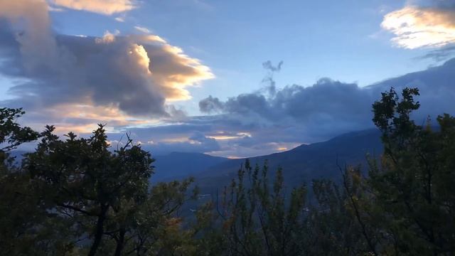 Электронная музыка и случайные кадры | ИНДИЯ и КРЫМ смотреть онлайн