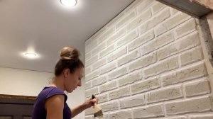 Крашу стену под имитации кирпича/ Невероятный бюджетный ремонт коридора/Ремонт своими руками