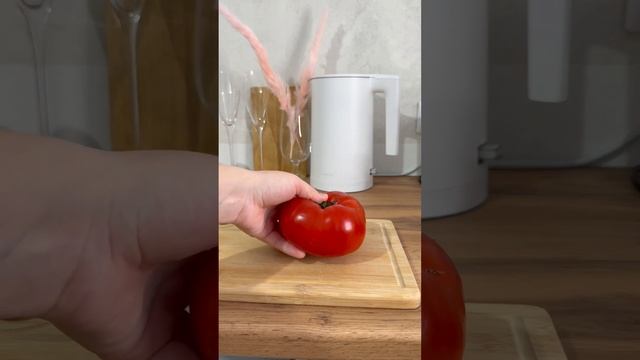 Mom and Lera cook shawarma at home #cooking #shorts #tiktok #mom #family #lerochka смотреть онлайн