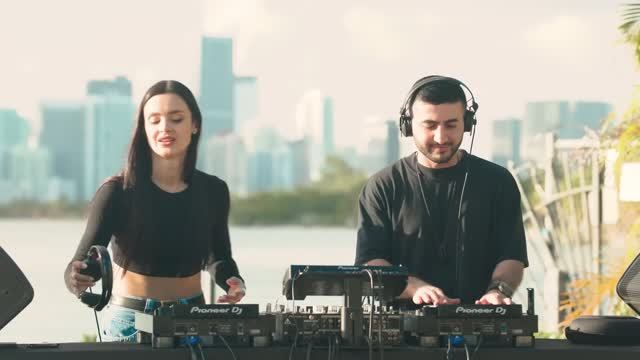 Inna - HOT Remix 2024 смотреть онлайн