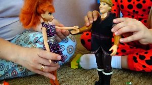 Лера и мама как странная няня для малыша