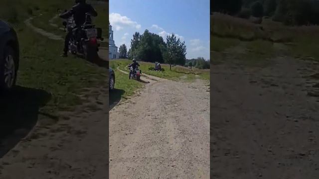 поездка к монастырю #moto #motovlog #мотопокатушки #лето #кайф #ятвойдед #motivation смотреть онлайн