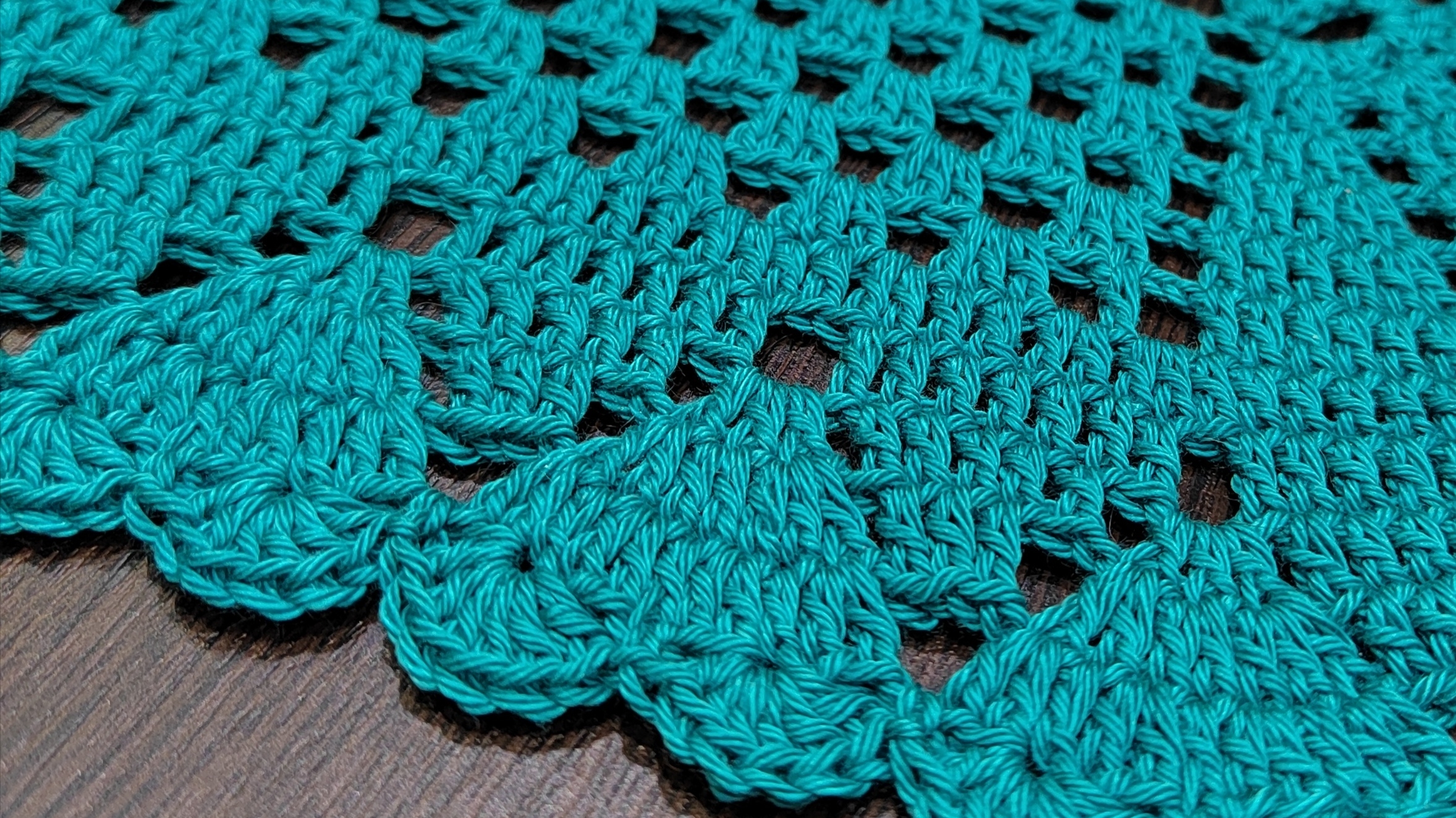 Салфетка крючком "сердечные дела" мастер класс. 3 часть. смотреть онлайн