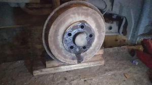 Как снять задние тормозные барабаны Skoda Octavia Tour