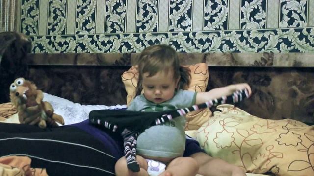 20 ноября. 2011 год. Сама одевается