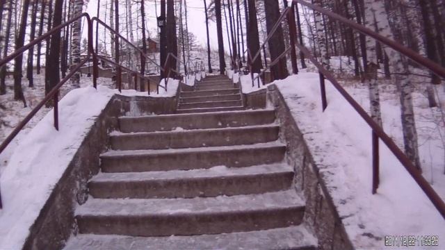 2011-12-22 Абзаково. Лестнница к креселке.avi смотреть онлайн