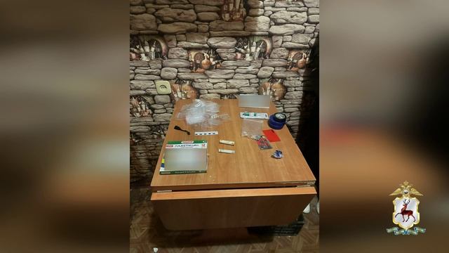 «Тайник»-сверток с наркотиком обнаружили и изъяли наркополицейские в Канавинском районе. смотреть онлайн