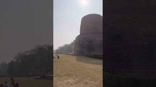 Мантра на месте первой проповеди Будды - ступа Дхамек #колесосансары #варанаси #буддашакьямуни #ом смотреть онлайн