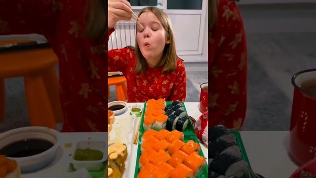 Do you watch films the same way? #shorts #watch #funny #family #humor #lerochka смотреть онлайн