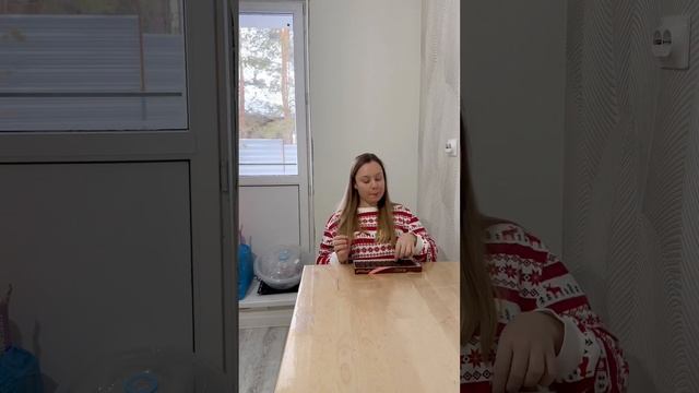 Mom wanted to eat candy in silence #shorts #family #humor #tiktok #mom #joke #lerochka смотреть онлайн