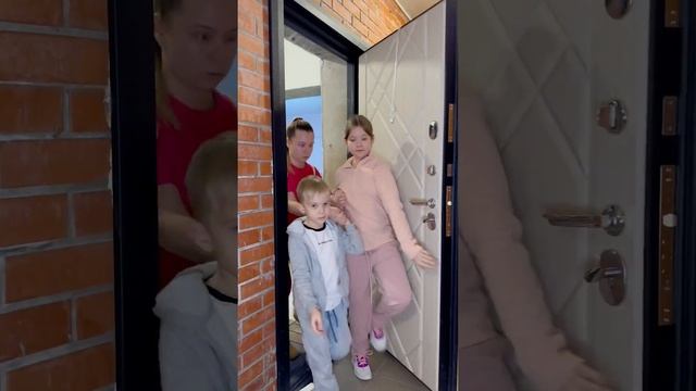 Mom knows how to save money #shorts #family #children #tiktok #humor #mom #funny #joke #life смотреть онлайн