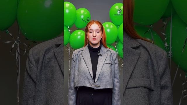 Участники театрального клуба «Закулисье» прочли стихотворение Екатерины Сидоровой «Единство России» смотреть онлайн