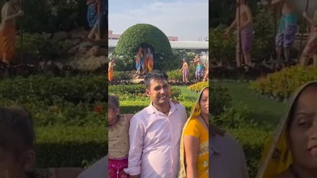 Селфи с белыми в храме Кришны в Индии #путешествия #индия #travel #вриндаван смотреть онлайн