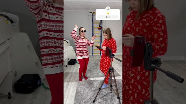 When mom wants to make a video #shorts #funny #tiktok смотреть онлайн