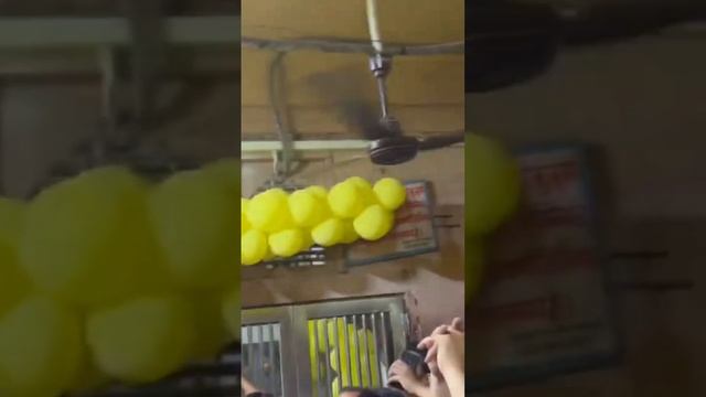 Страшная теснота в храме с отпечатком ступни Кришны #путешествия #индия #давка #кришна #вриндаван смотреть онлайн