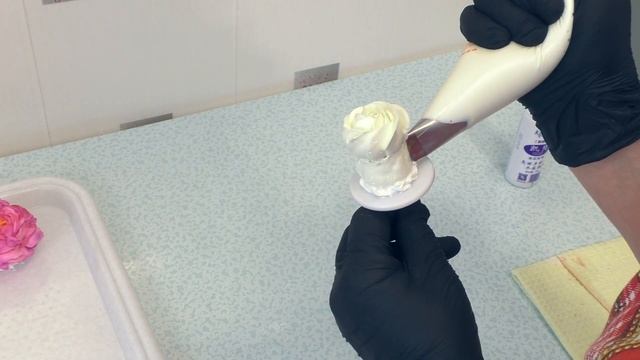 Торт с пионами и розами(крем БЗК).