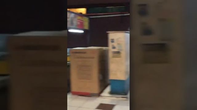 Китайцы в рыбном ресторане на Борнео #food #путешествия #китайцы #fish #travel #морепродукты смотреть онлайн