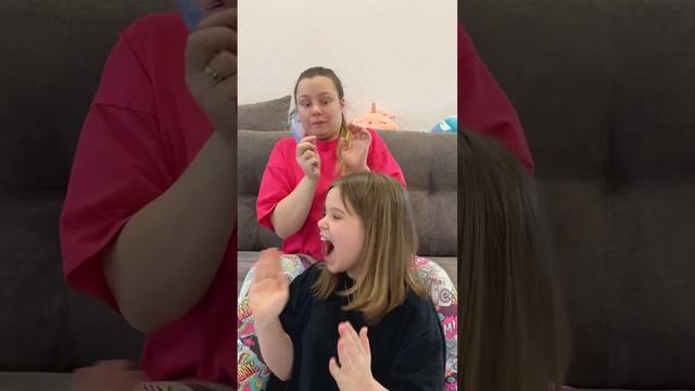 Mom wants to do HER hair #shorts #humor #funny смотреть онлайн