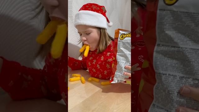 Choked on chips #shorts #tiktok #humor #joke #lerochka смотреть онлайн