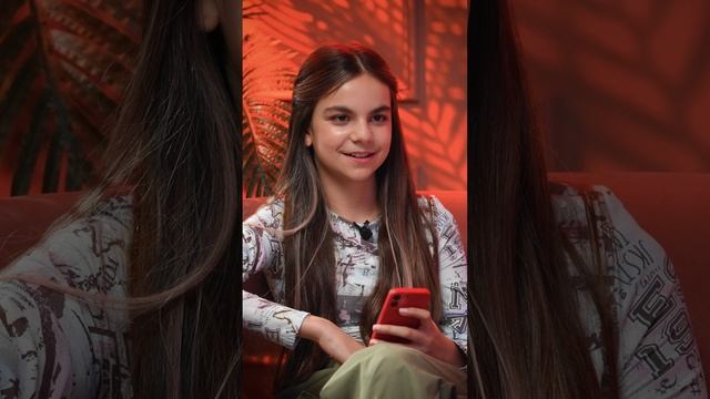 Небольшой Блиц Опрос для Миланы Филимоновой #блицопрос #евакруглова #миланафилимонова смотреть онлайн