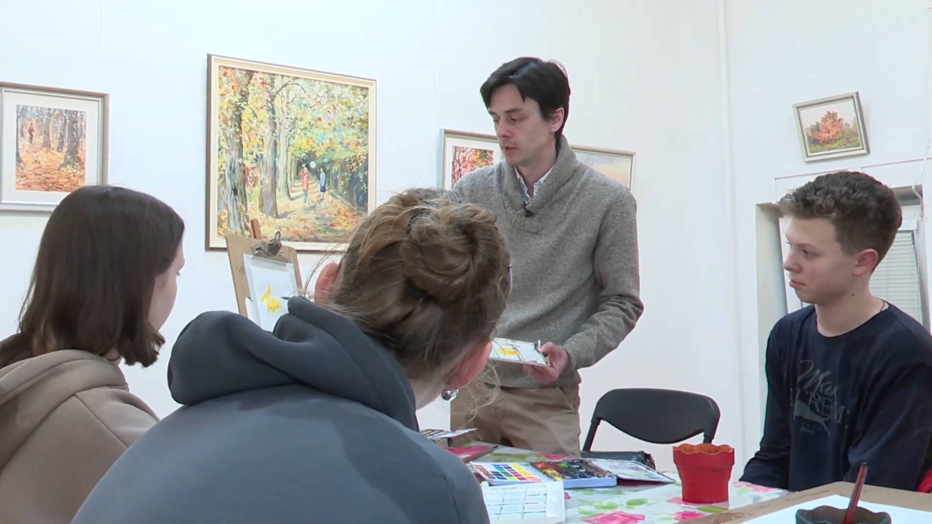 В Музейно-выставочном центре Реутова прошел мастер-класс по акварельной живописи 05.11.2024 смотреть онлайн
