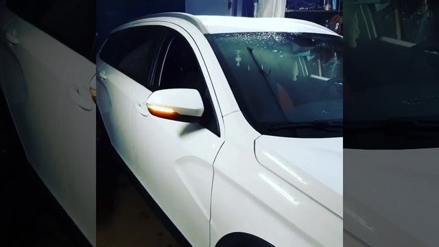 Динамические поворотники в Веста Кросс