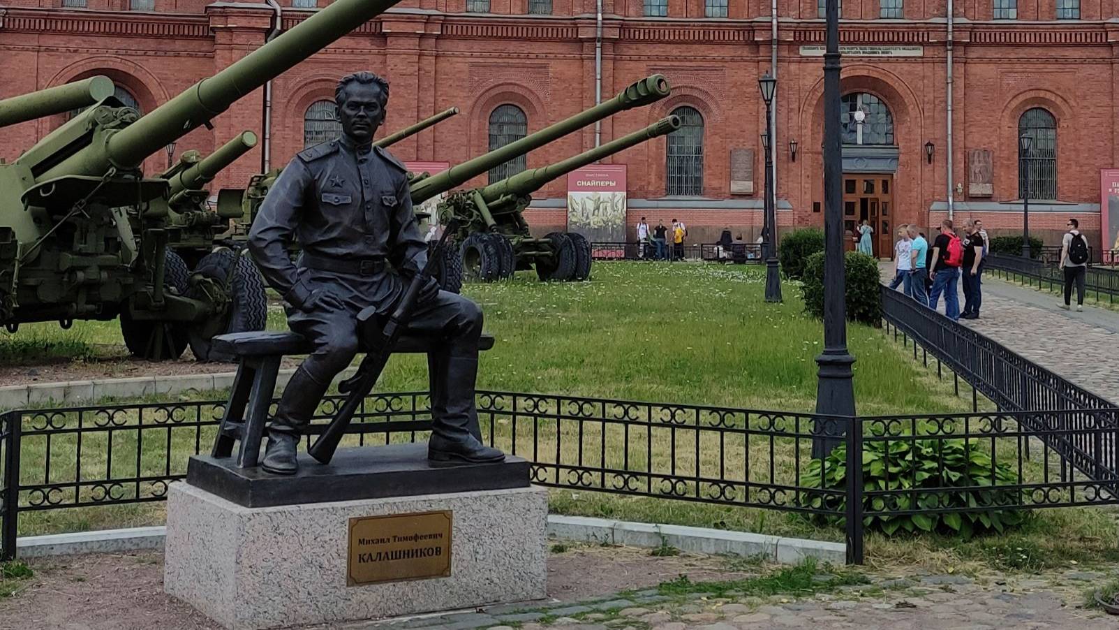 разбираем мифы о Калашникове. Миф 3: Шмайссер, штурмгевер и прочие немцы смотреть онлайн