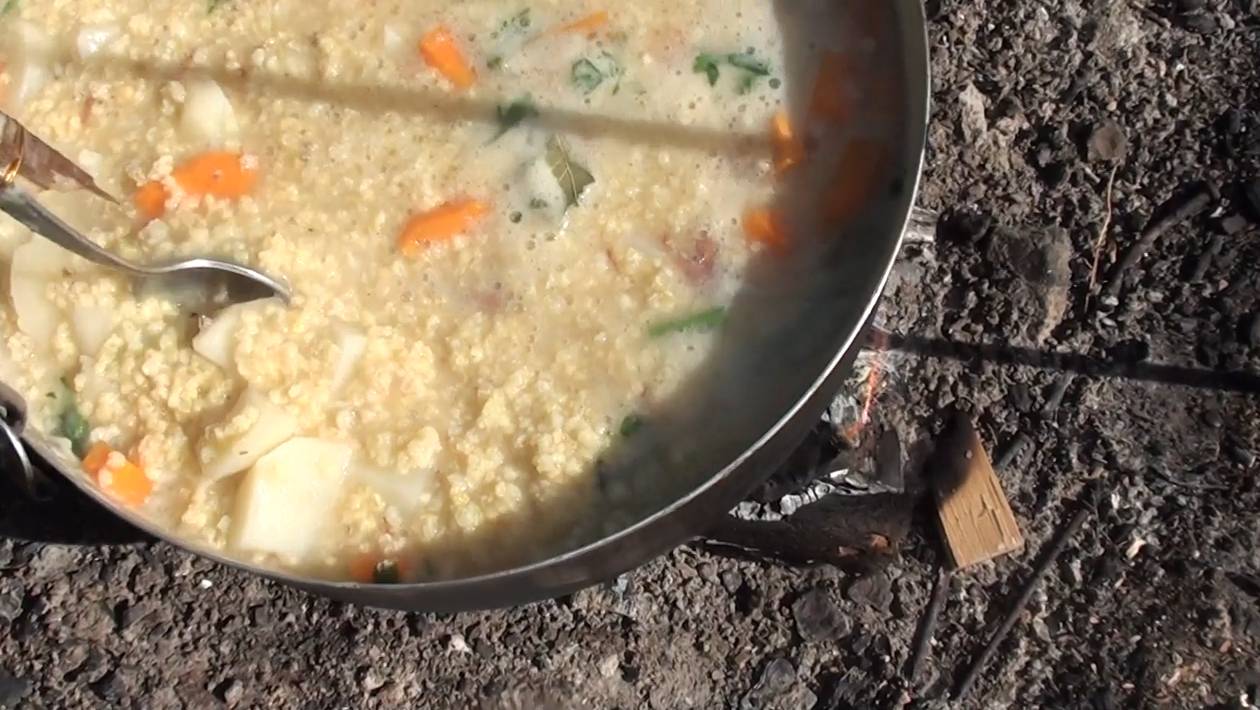Как приготовить пшенную кашу сливуху на костре смотреть онлайн