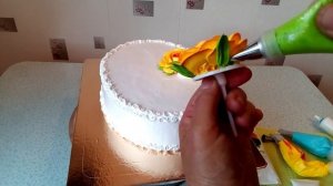 Торт с жёлтыми и голубыми розами(крем БЗК). /Cake with yellow and blue roses(protein custard).