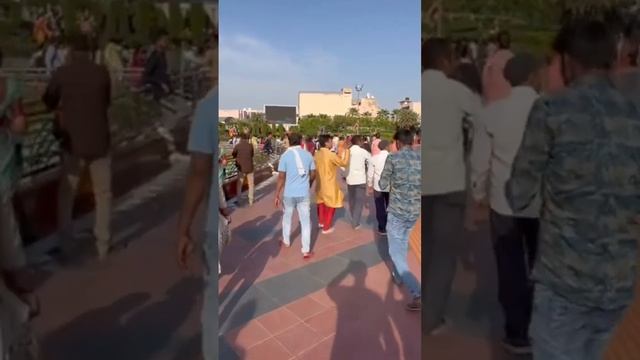 Воскресенье в главном храме Кришны #путешествия #индия #travel #вриндаван #кришна смотреть онлайн