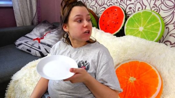 Lera teaches mom to eat right