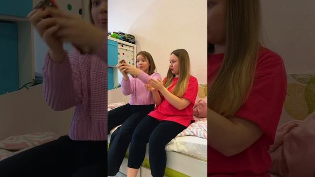 Everyone loves chocolate #shorts #funny #family #joke смотреть онлайн