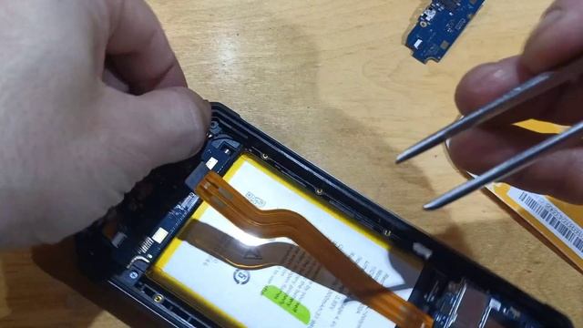 Oukitel WP17, разборка, замена платы питания смотреть онлайн