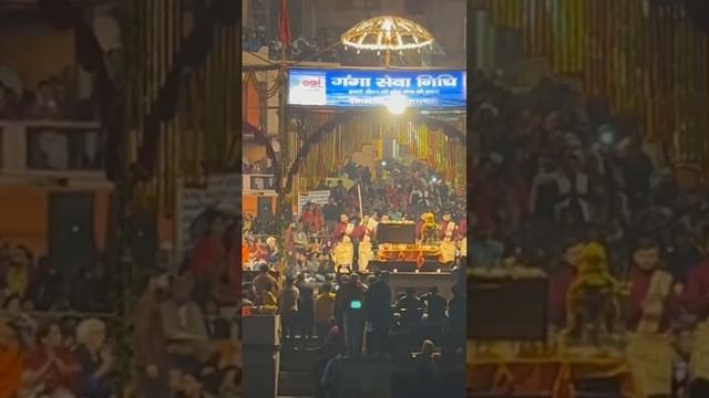 Огненный ритуал #варанаси #индия #ганг смотреть онлайн